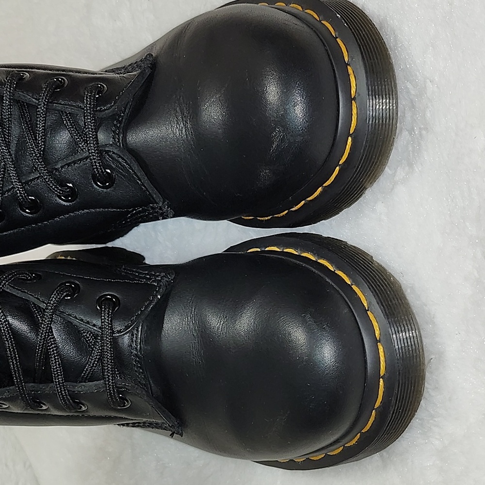 Dr. Martens Women's Serena Faux Fur Lined Black Learger Boots US Size 7 - Picture 10 of 16